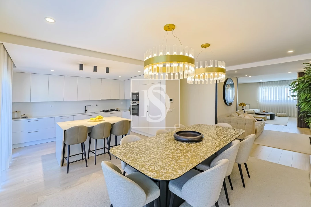 Moradia T4 para Venda em Abade de Neiva Foto 11