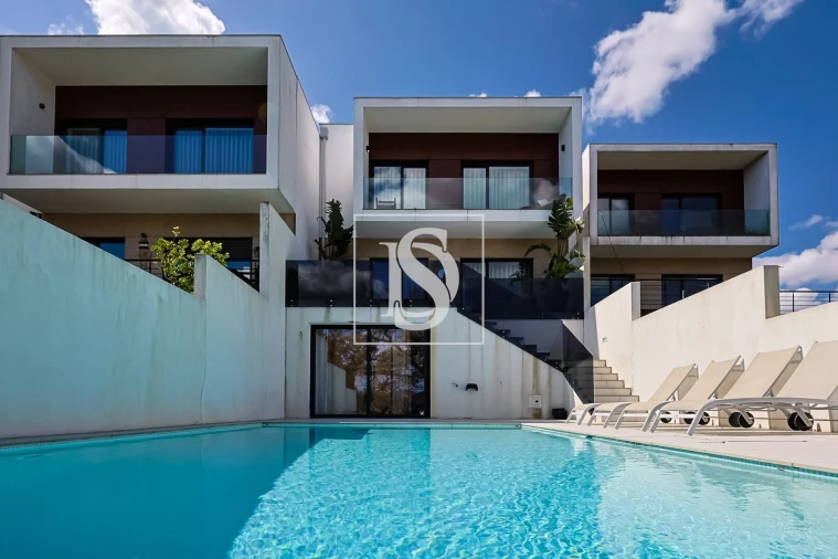 Moradia T4 para Venda em Abade de Neiva Foto 37