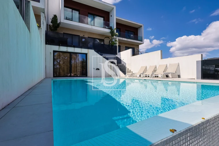 Moradia T4 para Venda em Abade de Neiva Foto 2