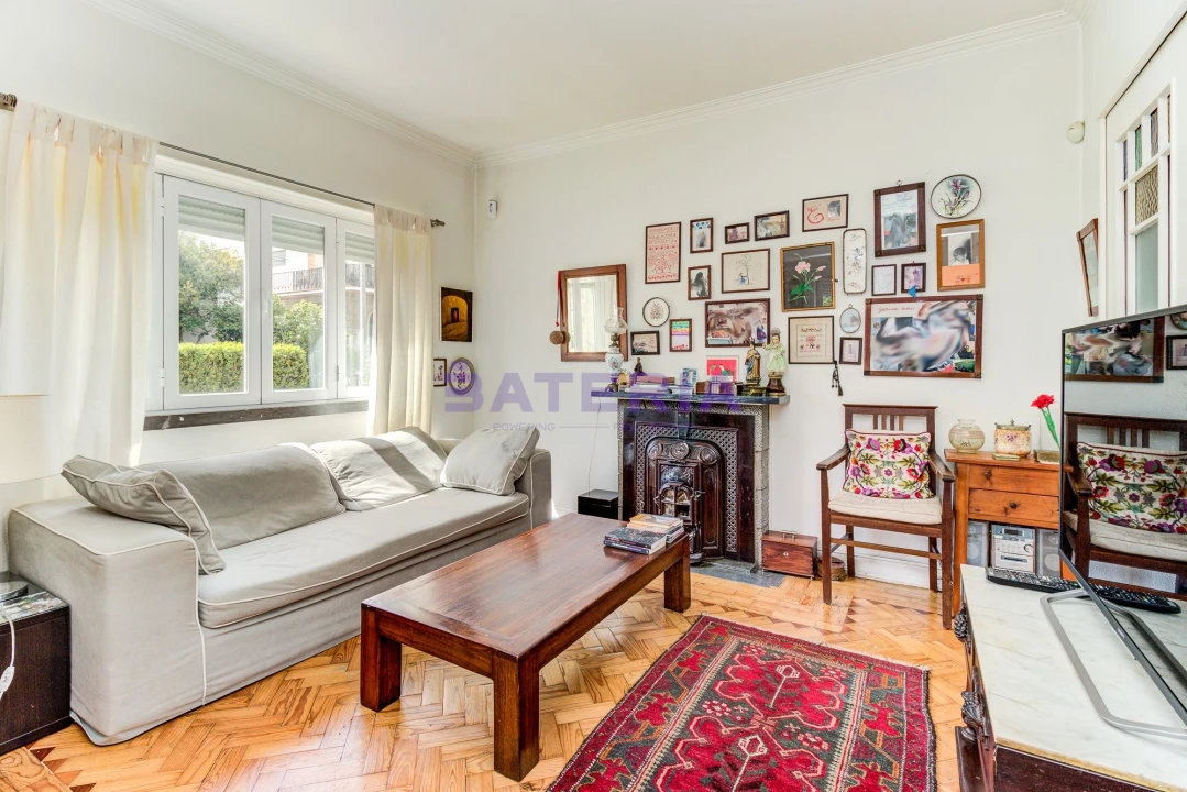 Moradia T5 para Venda em Algés, Linda-A-Velha e Cruz Quebrada-Dafundo Foto 5