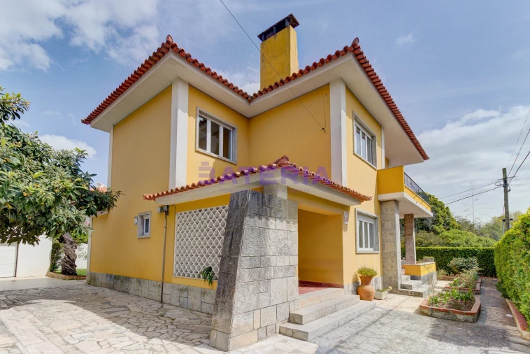 Moradia T5 para Venda em Algés, Linda-A-Velha e Cruz Quebrada-Dafundo Foto 1