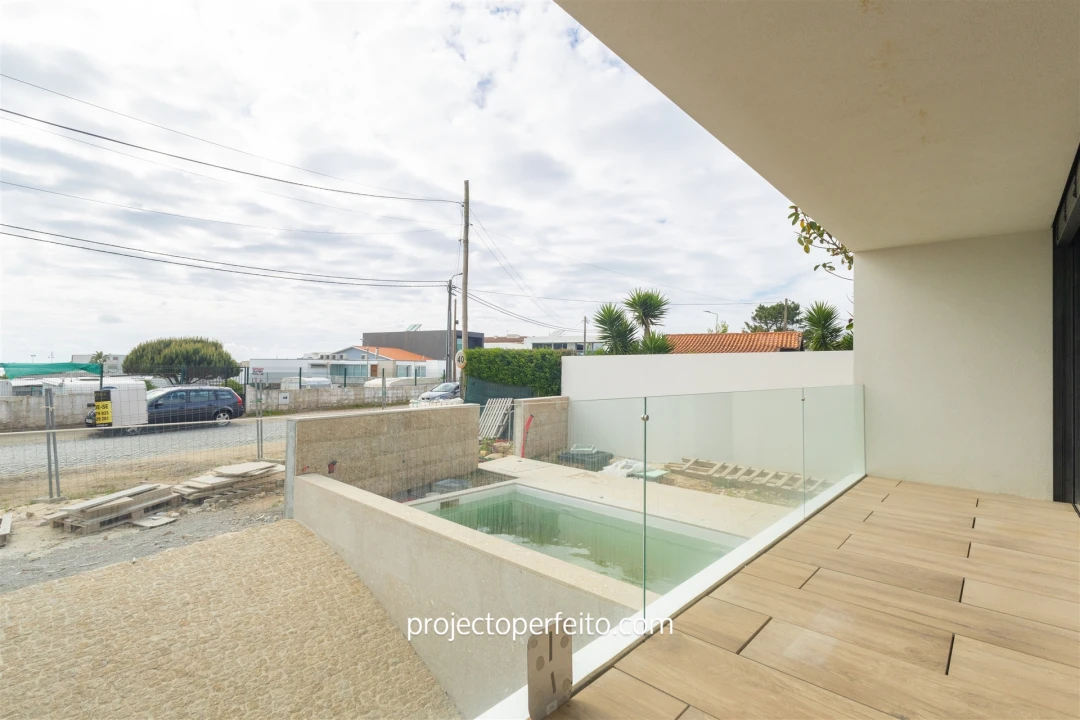 Moradia T4 para Venda em Madalena Foto 14