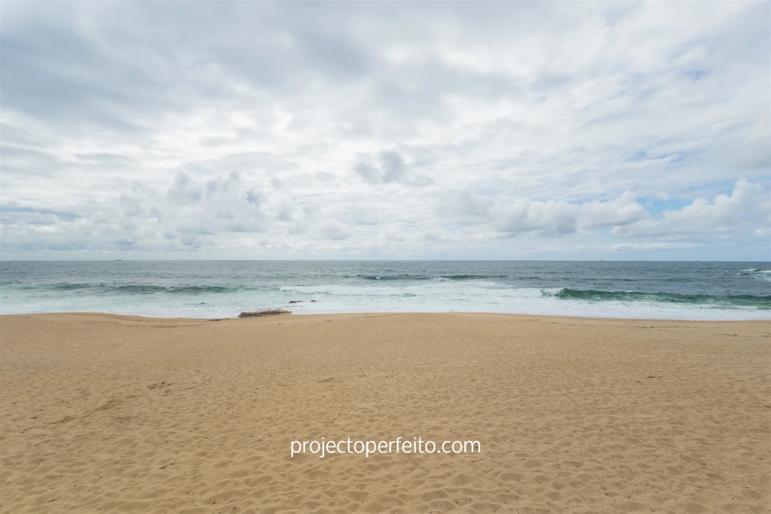 Moradia T4 para Venda em Madalena Foto 6