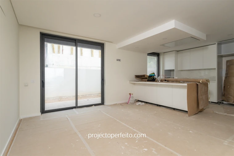 Moradia T4 para Venda em Madalena Foto 10