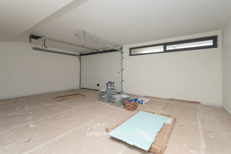 Moradia T4 para Venda em Madalena Foto 18