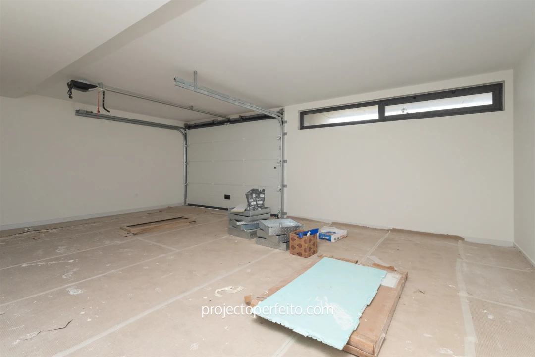 Moradia T4 para Venda em Madalena Foto 18