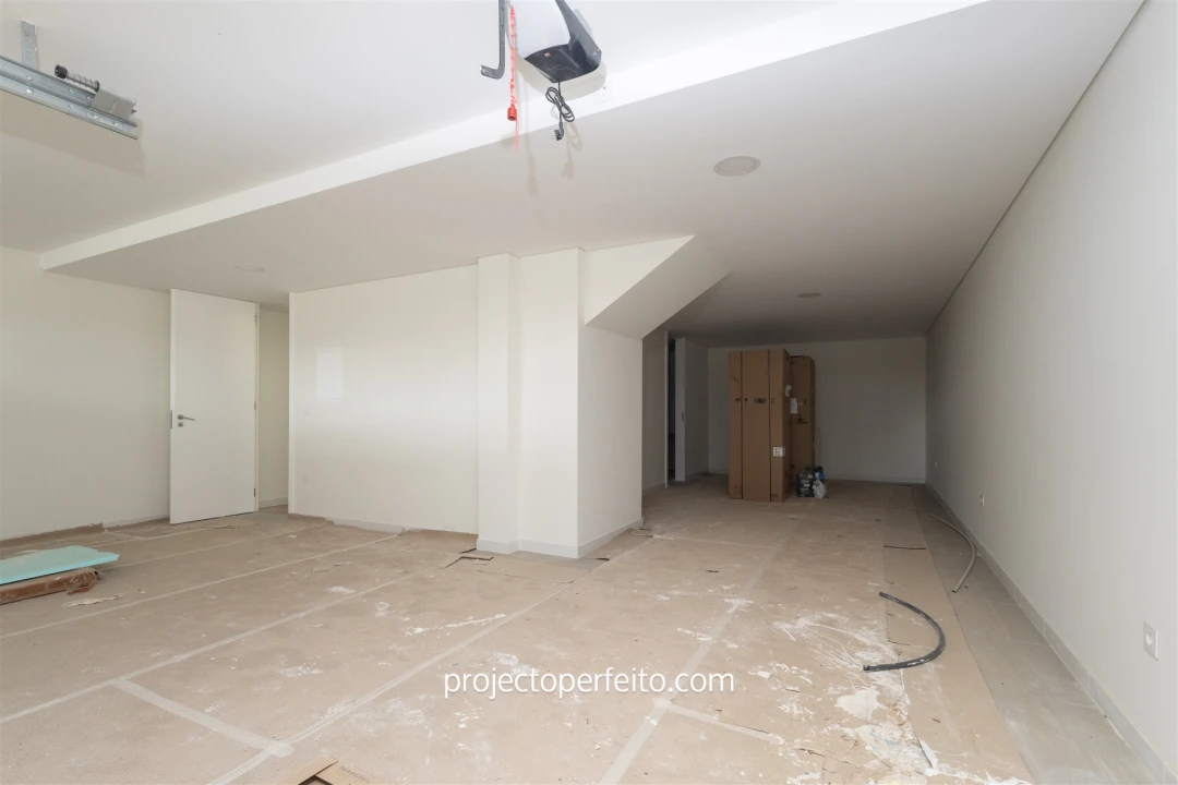 Moradia T4 para Venda em Madalena Foto 19