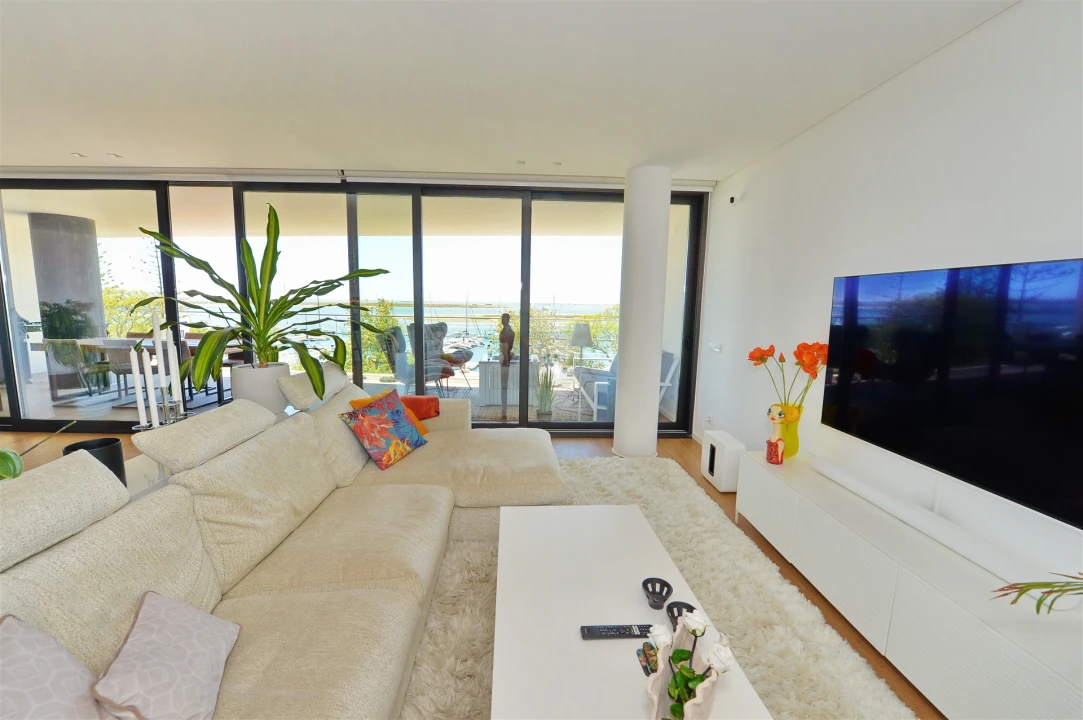 Apartamento T2 para Venda em Olhão Foto 16
