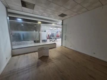 Loja para Arrendamento em Buarcos