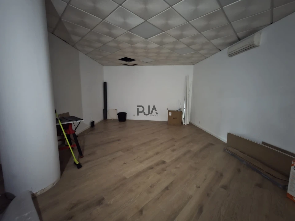 Loja para Arrendamento em Buarcos Foto 2