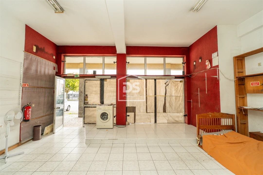 Loja para Arrendamento em Marinha Grande Foto 4