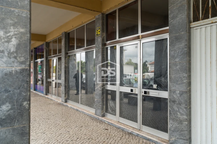 Loja para Arrendamento em Marinha Grande Foto 18