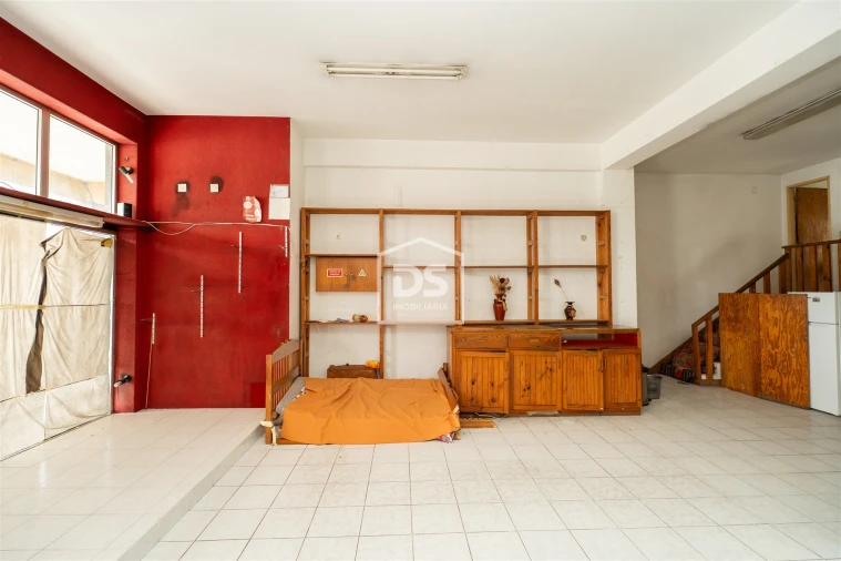 Loja para Arrendamento em Marinha Grande Foto 8