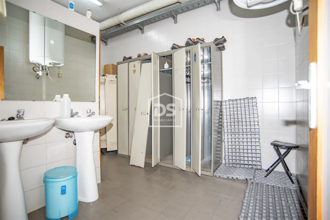 Armazém para Venda em Penafiel Foto 18