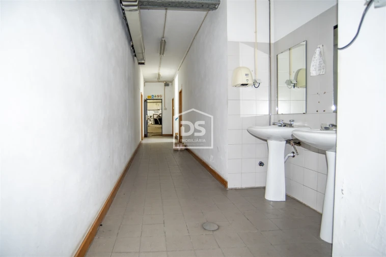 Armazém para Venda em Penafiel Foto 20