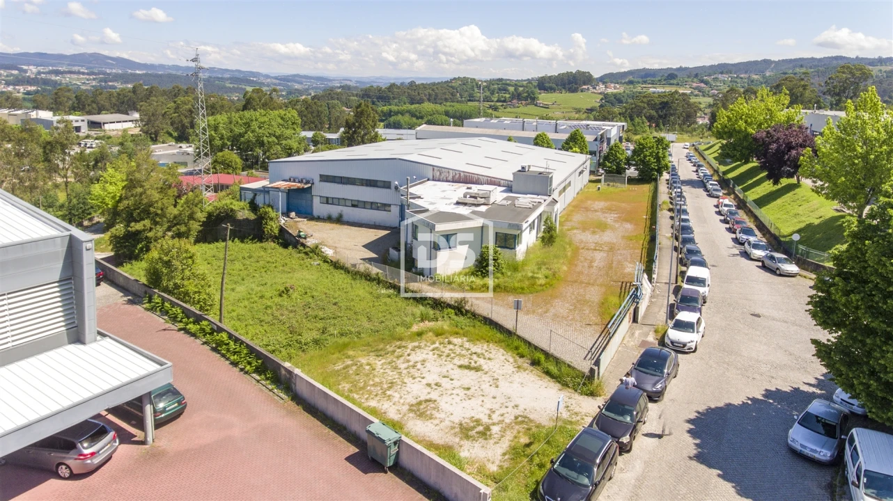 Armazém para Venda em Penafiel Foto 1