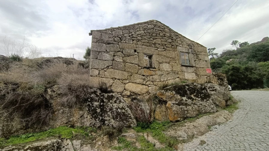 Moradia T0 para Venda em Bendada Foto 2