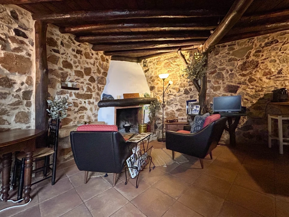 Moradia T1 para Venda em Penha Garcia Foto 1