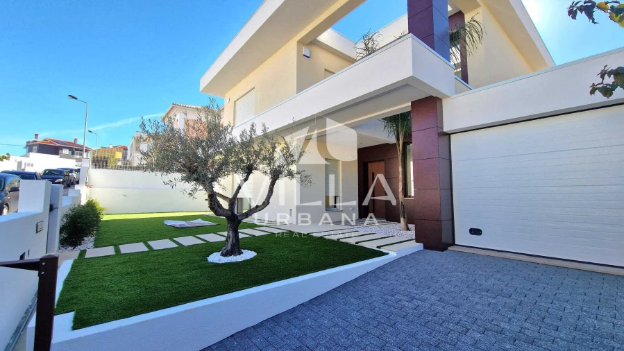 Moradia T4 para Venda em Charneca de Caparica e Sobreda Foto 1