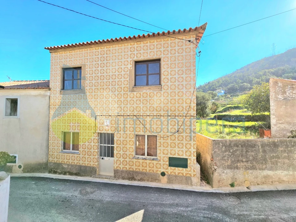 Moradia T4 para Venda em Alferce Foto 2