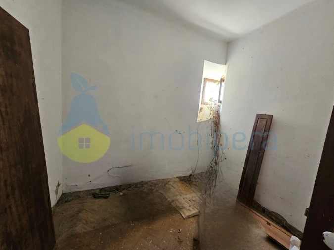 Moradia T4 para Venda em Alferce Foto 16