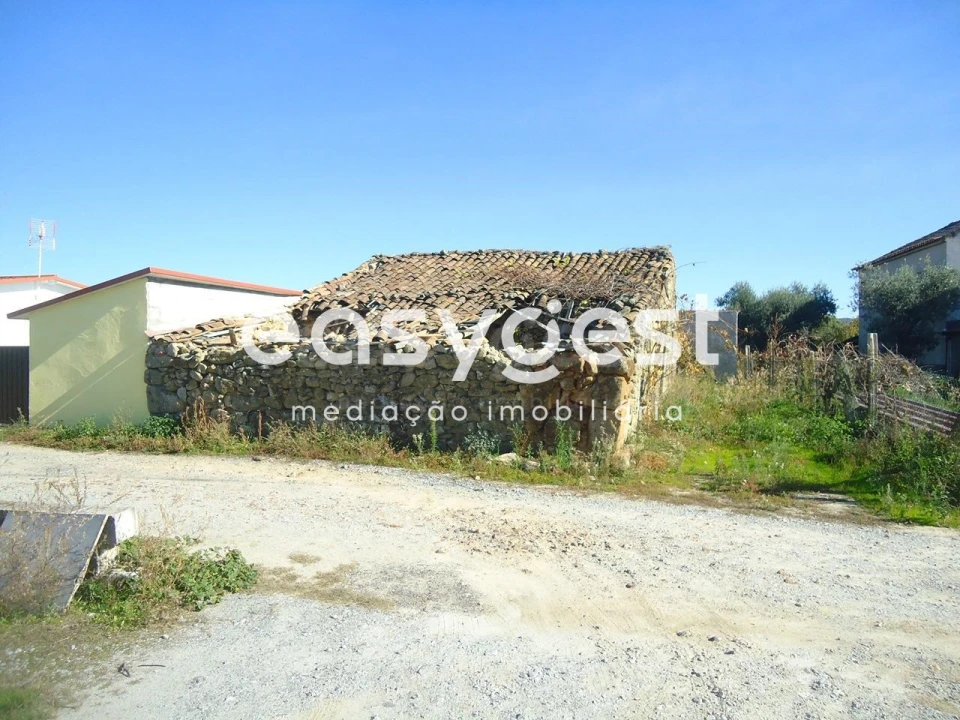 Moradia T2 para Venda em Fundão, Valverde, Donas, A. Joanes, A. Nova Cabo Foto 1