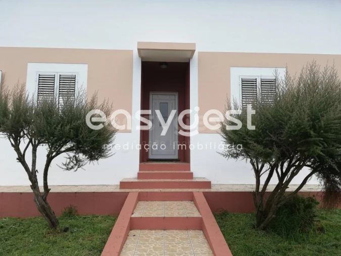 Moradia T4 para Venda em Fontinhas Foto 1