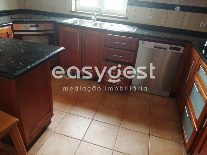 Moradia T4 para Venda em Fontinhas Foto 17