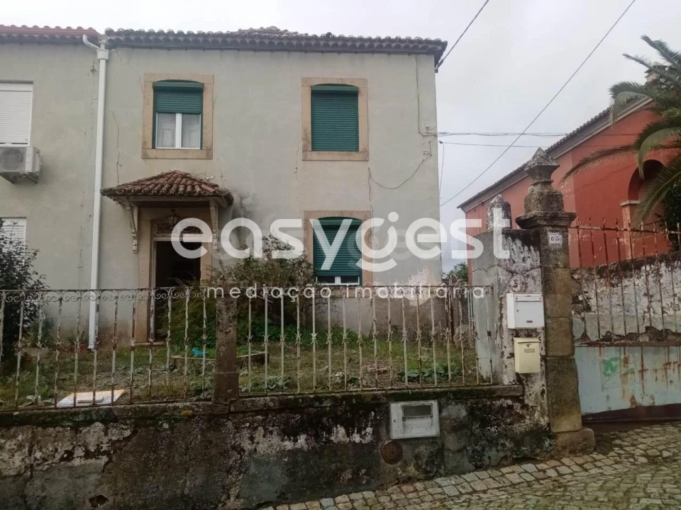 Moradia T5 para Venda em Cebolais de Cima e Retaxo Foto 1