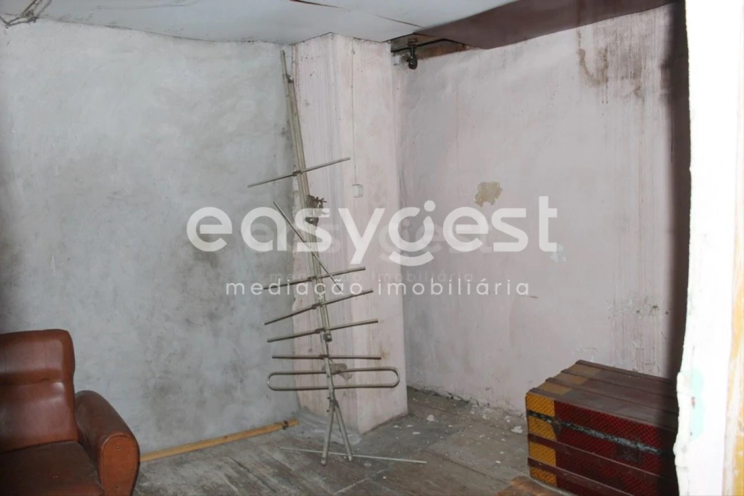 Moradia T2 para Venda em Tortosendo Foto 8