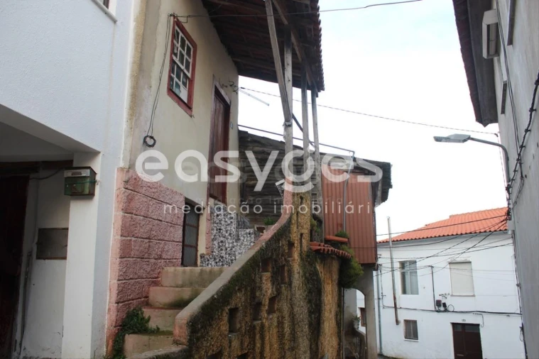 Moradia T2 para Venda em Tortosendo Foto 1