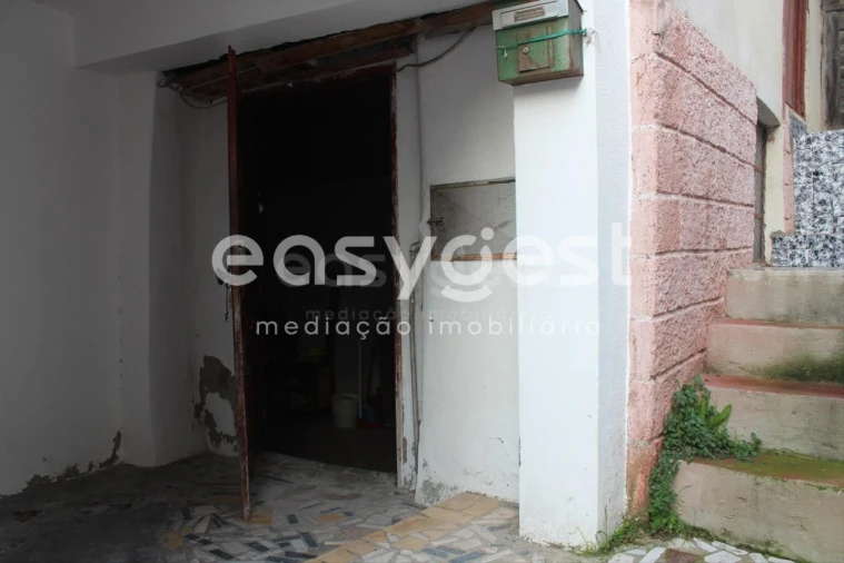 Moradia T2 para Venda em Tortosendo Foto 3