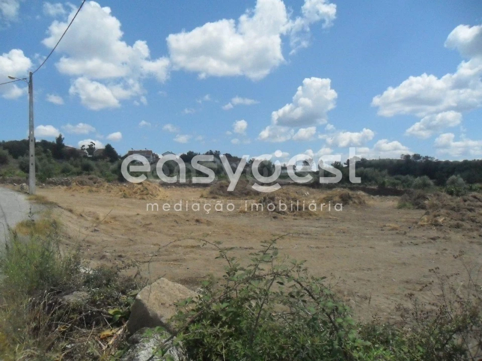 Terreno Misto para Venda em Peraboa Foto 1