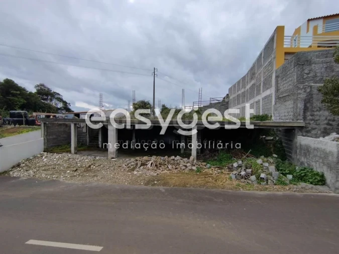 Terreno para Venda em São Mateus da Calheta