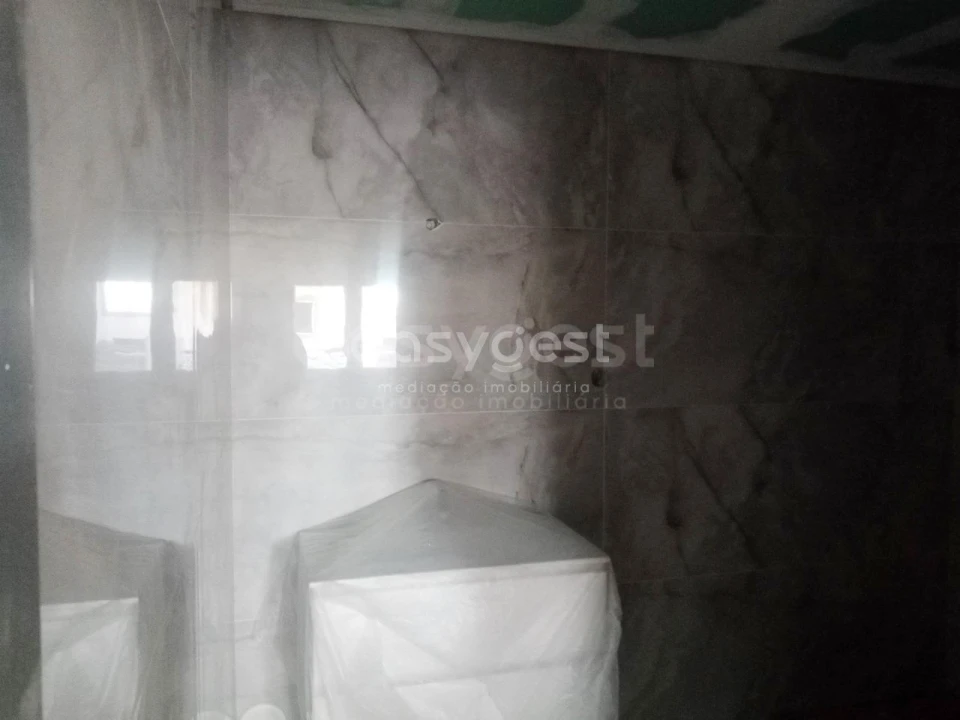 Apartamento T1 para Venda em Covilhã e Canhoso Foto 2