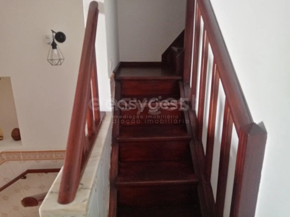 Prédio para Venda em Póvoa de Rio de Moinhos e Cafede Foto 11