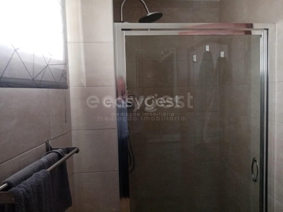 Prédio para Venda em Póvoa de Rio de Moinhos e Cafede Foto 13