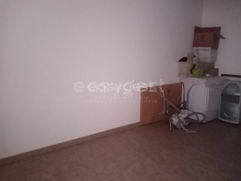 Prédio para Venda em Póvoa de Rio de Moinhos e Cafede Foto 14