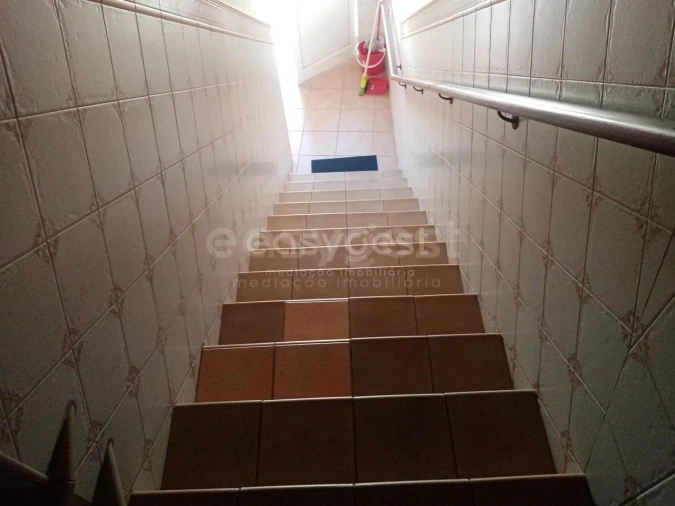 Prédio para Venda em Póvoa de Rio de Moinhos e Cafede Foto 7