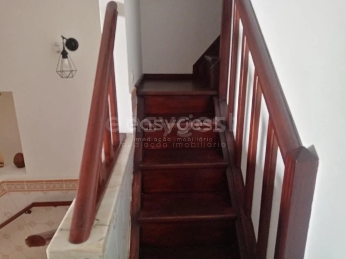 Prédio para Venda em Póvoa de Rio de Moinhos e Cafede Foto 11