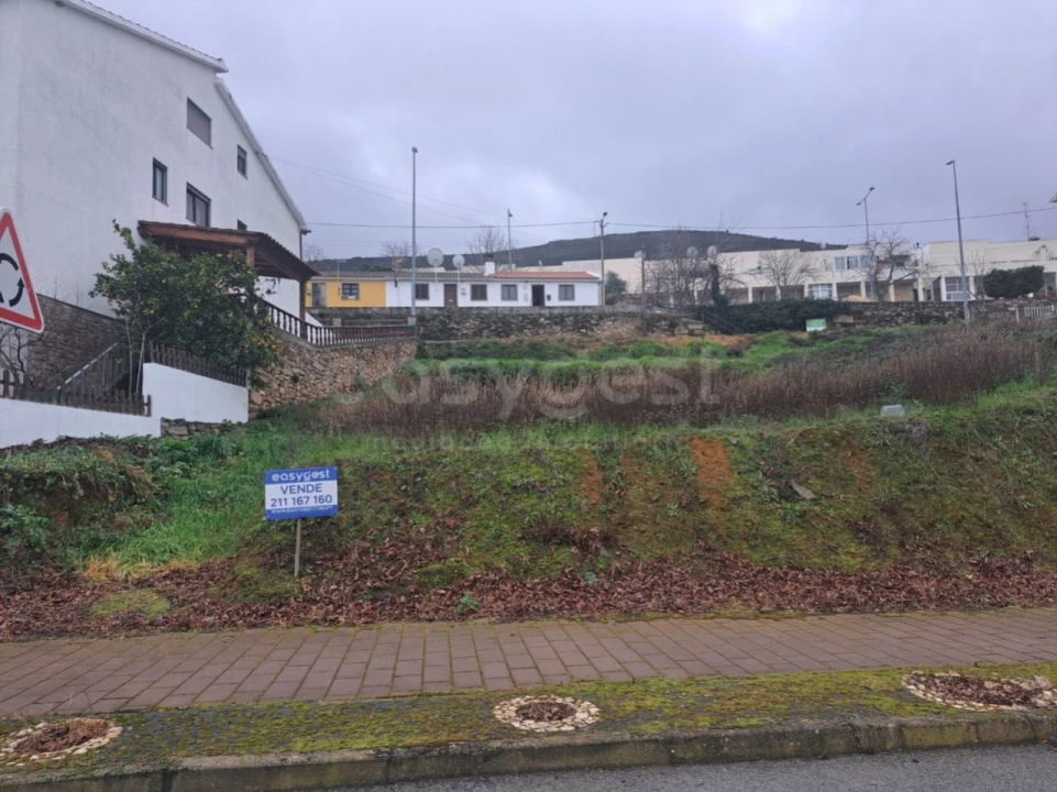 Terreno para Venda em Torre de Moncorvo Foto 1