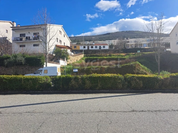 Terreno para Venda em Torre de Moncorvo Foto 2