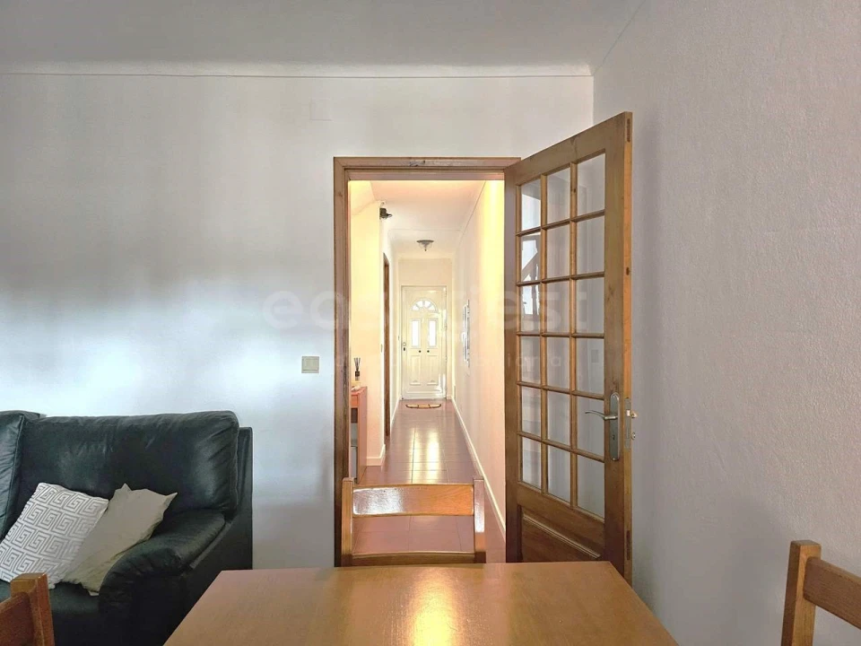 Moradia T2 para Venda em Capelas Foto 3