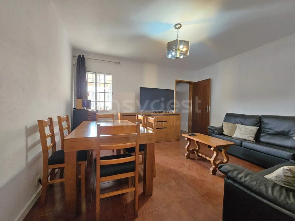 Moradia T2 para Venda em Capelas Foto 7