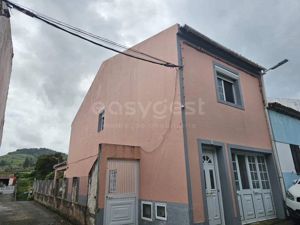 Moradia T2 para Venda em Capelas Foto 29