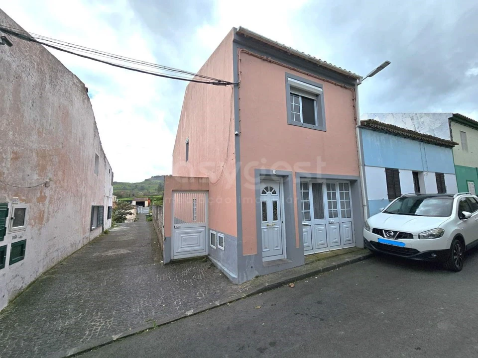 Moradia T2 para Venda em Capelas Foto 35