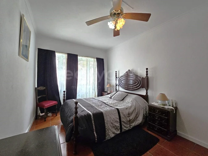 Moradia T2 para Venda em Capelas Foto 4