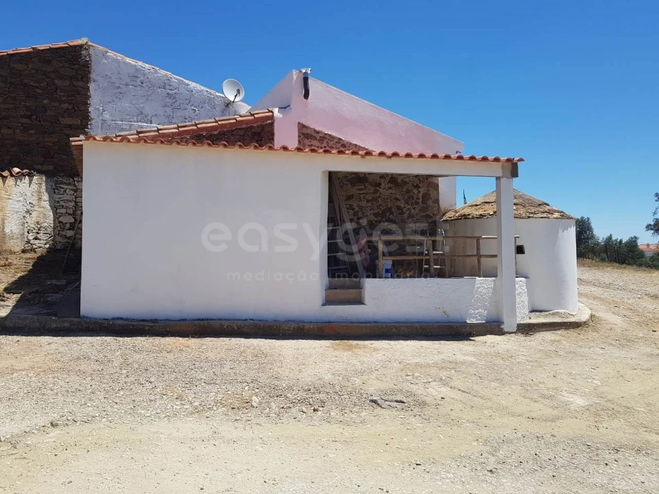 Moradia T1 para Venda em Ourique Foto 1