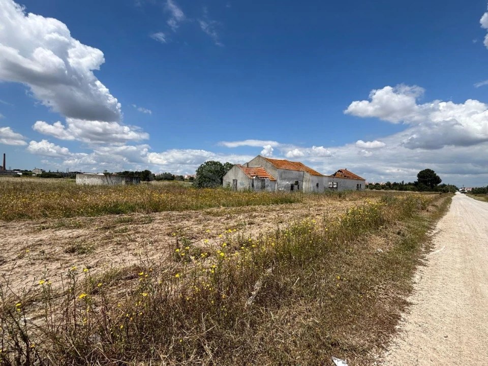 Terreno Misto para Venda em Pinhal Novo Foto 1