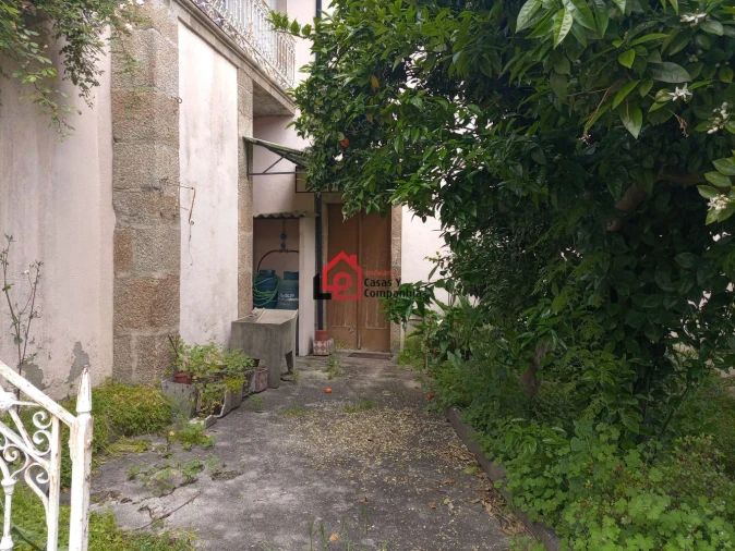 Moradia T6 para Venda em Abraveses Foto 3